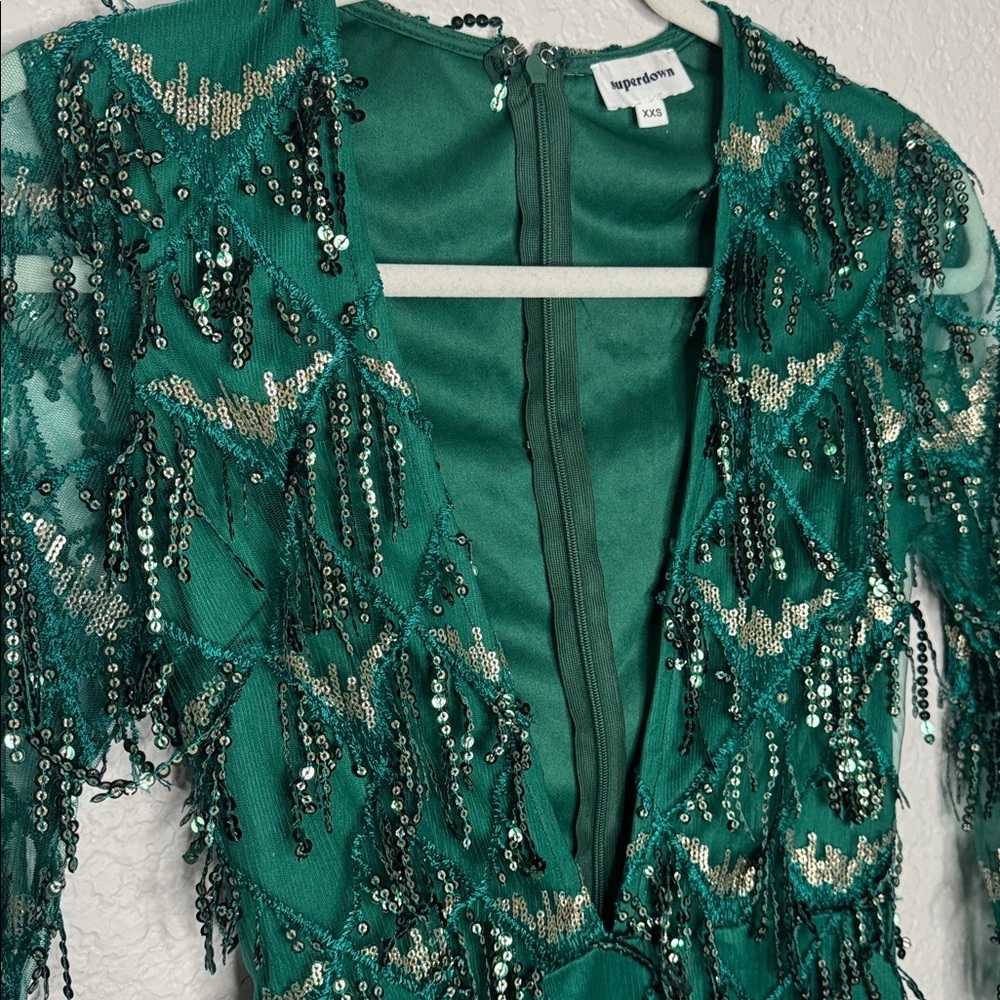 Superdown Nia Sequin Fringe Dress Dark Green Deep V Neck XXS Revolve - Picture 3 of 8